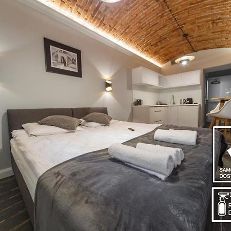 M4 Main Square Studio Краков Экстерьер фото