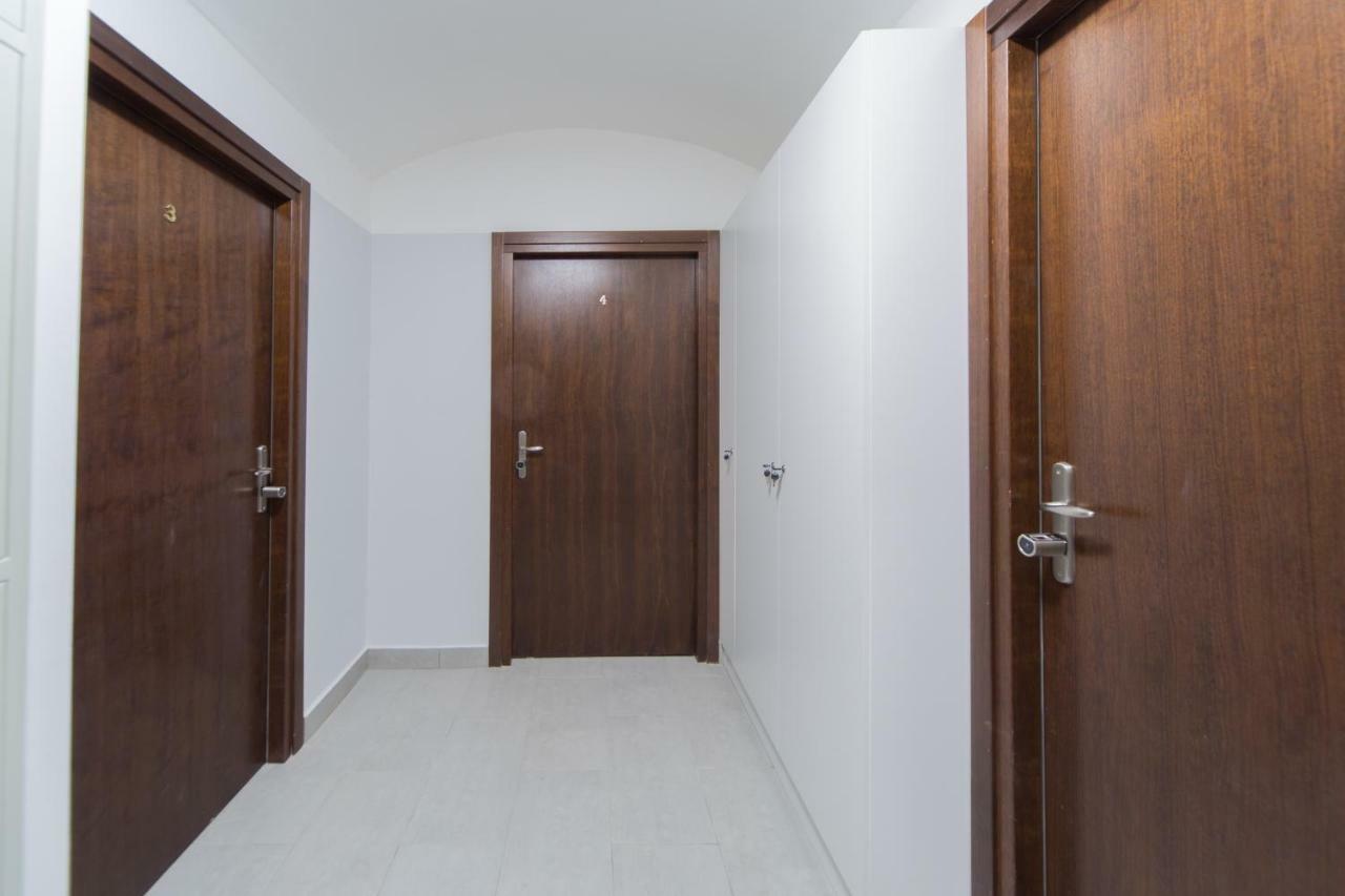 M4 Main Square Studio Краков Экстерьер фото