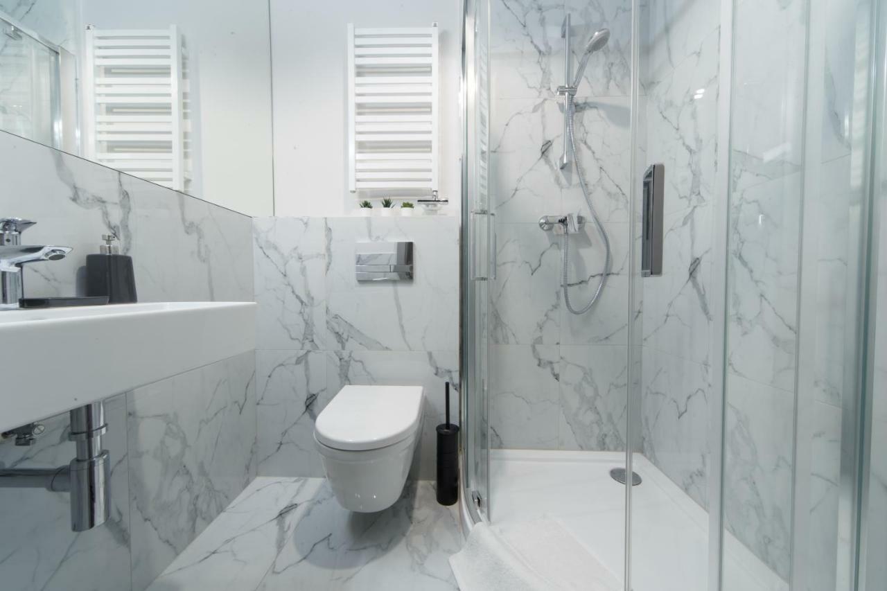 M4 Main Square Studio Краков Экстерьер фото